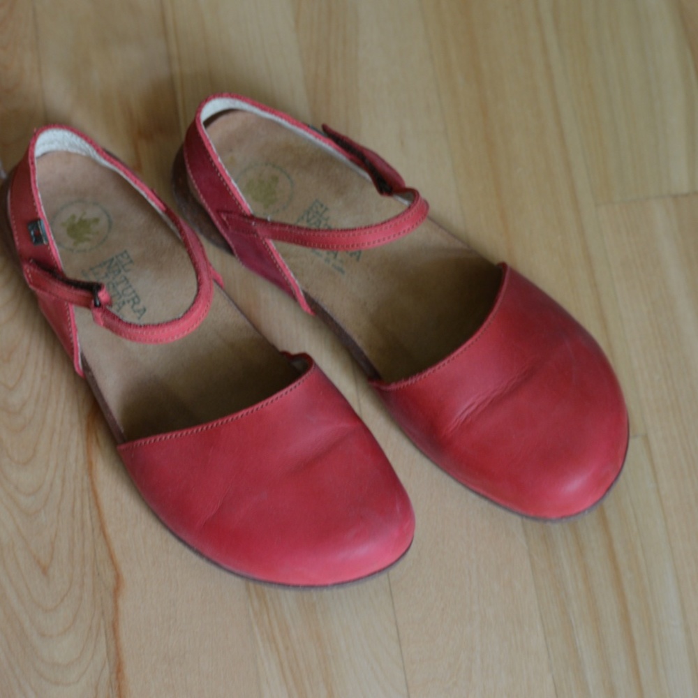 El Naturalista PLEASANT CALDERA women's shoes sandals redsize 39